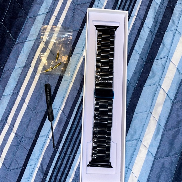 NWT Apple Watch Black Metal Adjustable Watch Band - Picture 1 of 1